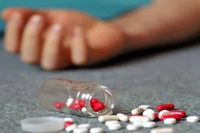 17 yaşlı qız dərman içərək intihara cəhd etdi