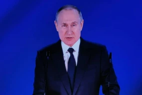 Putin avtomobillə Krım körpüsündən keçdi