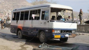 Əfqanıstanda avtobusa bombalı hücum - Ölü və yaralılar var