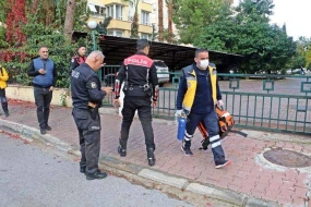 DƏHŞƏTLİ QƏTL: Mübahisə etdiyi anasının boğazından bıçaqladı