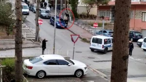 Dəhşətli hadisə: Keçmiş arvadını küçənin ortasında güllələdi və heç kimi yaxın buraxmadı