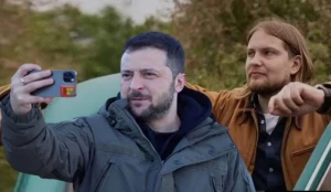 Yuxusunu danışdı, cərimələndi: Zelenski ilə selfi baha başa gəldi