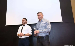 İlin məşqçisi seçilən Qurban Qurbanov mükafatlandırıldı