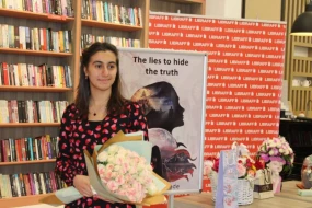 14 yaşlı qız “Həqiqəti gizlədən yalanlar”dan yazdı - FOTOLAR