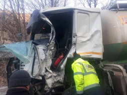 Kəlbəcərdə 2 yük avtomobili toqquşdu - Xəsarət alan var (FOTO)