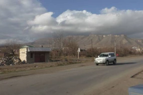 Tərk edilmiş evlər və ermənilərin yaşadığı baxımsız daxmalar... - Xocalıdan son görüntülər (VİDEO)