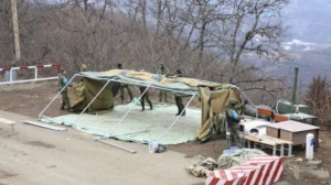 Sülhməramlılar Laçın yolundakı çadırlarını sökürlər - FOTOLAR