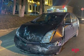 Bakıda iki maşın toqquşdu: Xəsarət alan var - FOTO