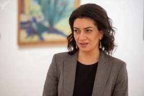 Anna Akopyan Vardanyanın mitinq çağırışını pislədi: “Uşaqları məcbur edirlər”