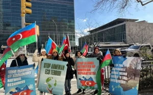 Nyu-Yorkda yaşayan azərbaycanlılar BMT-nin binası qarşısında aksiya keçirdilər