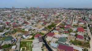 \"Xocəsən\" metrostansiyası ətrafında evlər və torpaq sahələri bahalaşdı - VİDEO