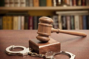 25 il axtarışda olan şəxs məhkəmə zalından azadlığa buraxıldı