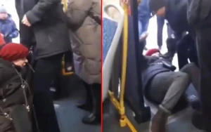 Yaşlı qadını yerdə sürüyərək avtobusdan aşağı atdılar - ŞOK VİDEO