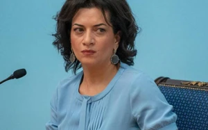 “Qırx dörd günlük müharibədə 11 min nəfər fərarilik etdi” - Paşinyanın xanımı
