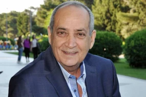 \"Prezident soruşdu ki, siz canlı Nəsimisiniz, heykəl necədir?\" - Xalq artisti (VİDEO)