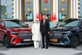 İlk “Togg” elektromobili Ərdoğana VERİLDİ - FOTO