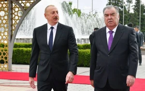 Rəhmon İlham Əliyevi qarşıladı - FOTOLAR