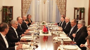 Çavuşoğlu və Lavrov iftar masasında görüşdü