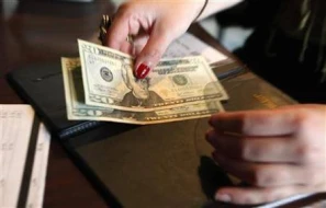 Güllələnən qadın 1 milyon 100 min dollar təzminat qarşılığında iddiasını geri götürdü