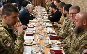 Zelenski müsəlmanlarla iftar masası arxasında - FOTO