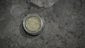 Torpağın altında narkotik gizlədənlər saxlanıldılar - FOTO