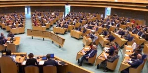 Bu ölkədə parlament binası bomba təhlükəsi səbəbilə boşaldıldı