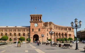 İdmançılarımız İrəvanda oteldən buraxılmır