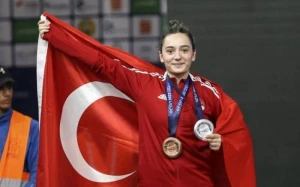 \"Prezident və xanımının təbriki məni qürurlandırdı\" - İrəvanda qızıl medal qazanan atlet
