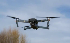 Neft emalı zavoduna dron düşdü