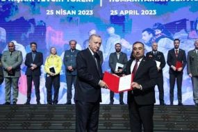 Ərdoğan Azərbaycan səfirinə mükafat verdi