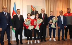 İrəvanda qələbə qazanan türk idmançılar mükafatlandırıldı