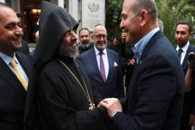 Süleyman Soylu erməni patriarxla görüşdü