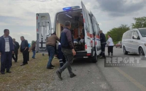 Yevlaxda 2 avtomobil toqquşdu - Yaralılar var (FOTO)