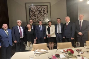 Hikmət Hacıyev Baltikyanı ölkələrin səfirləri ilə görüşdü