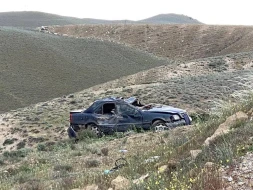 Bakı-Şamaxı yolunda ağır qəza: \"Mercedes\" yolun kənarına yuvarlandı - FOTO