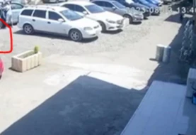 Azərbaycanlı iş adamına hücum anının görüntüləri: Başından vuruldu - VİDEO