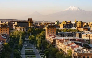 Ermənistanda etiraz aksiya keçirildi - Saxlanılanlar var