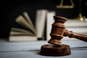 Məhkəmə sevgilisinə əzab verən şəxslə bağlı qərar çıxardı