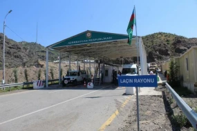 BQXK-ya məxsus avtomobillər Laçın postundan keçdi - VİDEO