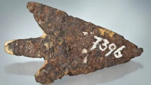 İsveçrədə meteoritdən hazırlanmış ox ucu tapıldı