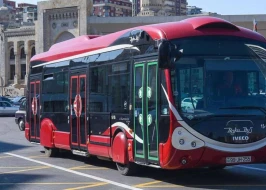 “BakuBus” sürücüsü ilə sərnişinlər arasında insident yaşanıb? - AÇIQLAMA