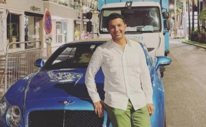 Xəyyam bahalı avtomobilini özü ilə Fransaya apardı - FOTO