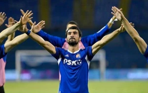 Mahir Emrelinin komandası AEK-ə qarşı