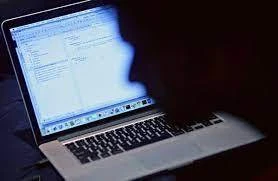 Keçmiş sevgilisinin çılpaq şəkillərini internetdə yayımladı - rekord cəza kəsildi