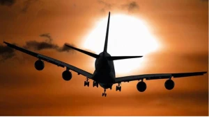 Mayamidən Çiliyə uçan təyyarənin pilotu öldü - Təyyarə təcili eniş etdi