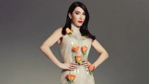 Hande Yener səhnə geyimi ilə yenə diqqət çəkdi - FOTO