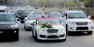 “Lexus”la toy karvanında avtoxuliqanlıq edən şəxs HƏBS EDİLDİ - FOTO