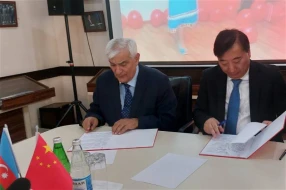 Kamal Abdulla Çinin Huçjou Universitetinin nümayəndə heyəti ilə görüşdü - FOTOLAR