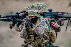 Erməni politoloq: “Azərbaycan yeni hərbi əməliyyata başlaya bilər” - VİDEO