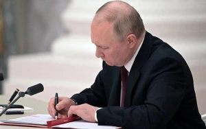 Putin könüllü hərbçilərlə bağlı fərman imzaladı